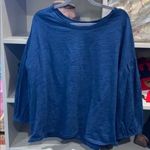 Balloon sleeve t shirt.